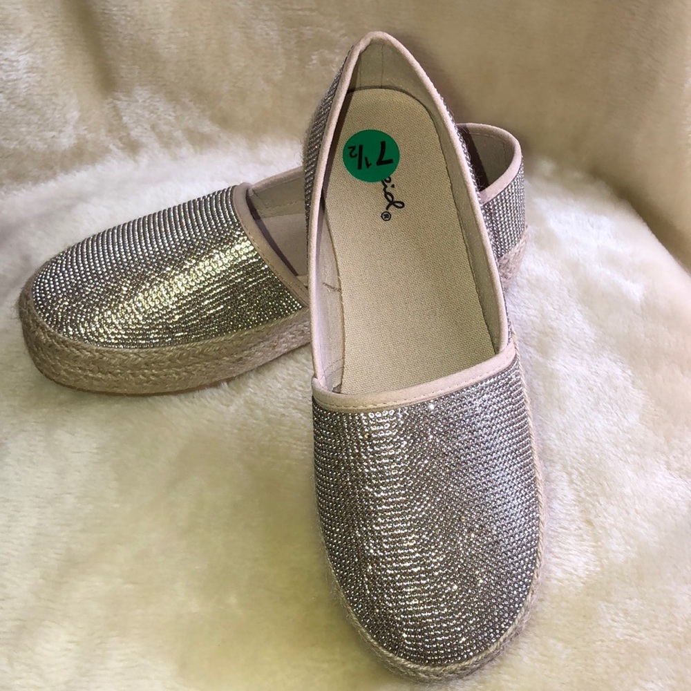 NWOT Qupid Shoe